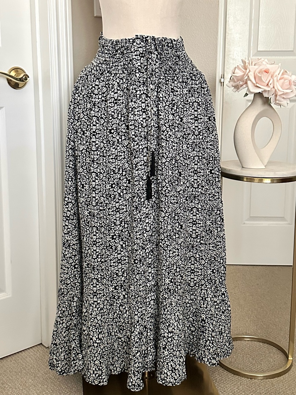 Rachel Zoe Black White Floral Maxi Skirt w/ Smocked Waist and Waist Tie Sz S